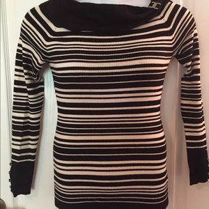 Host Pick!❄️WHBM❄️boat neck style sweater.❄️